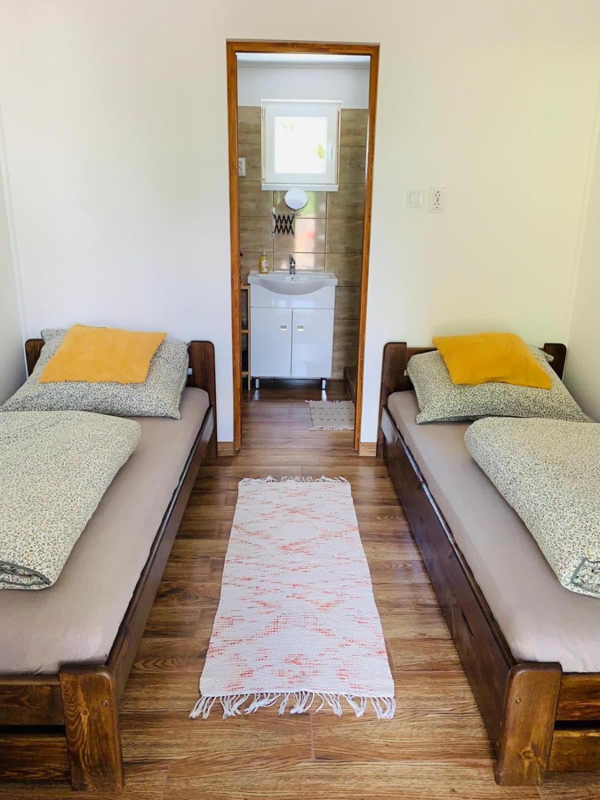 Arvisura Vendeghazak Family Friendly Transit Apartments Zsombo Экстерьер фото